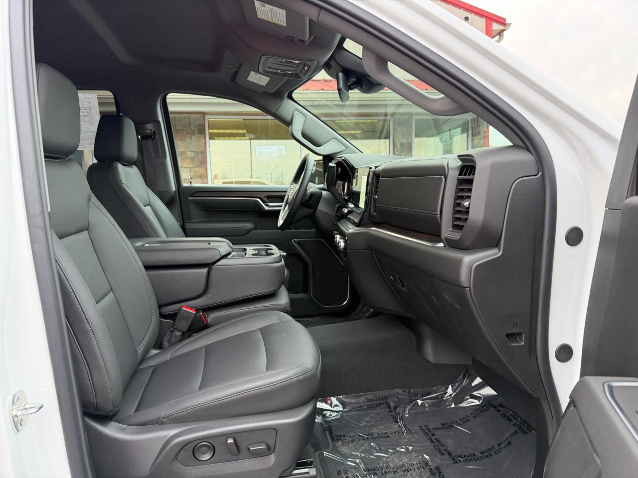 GMC Sierra 1500 4WD Crew Cab 147" SLT 2026