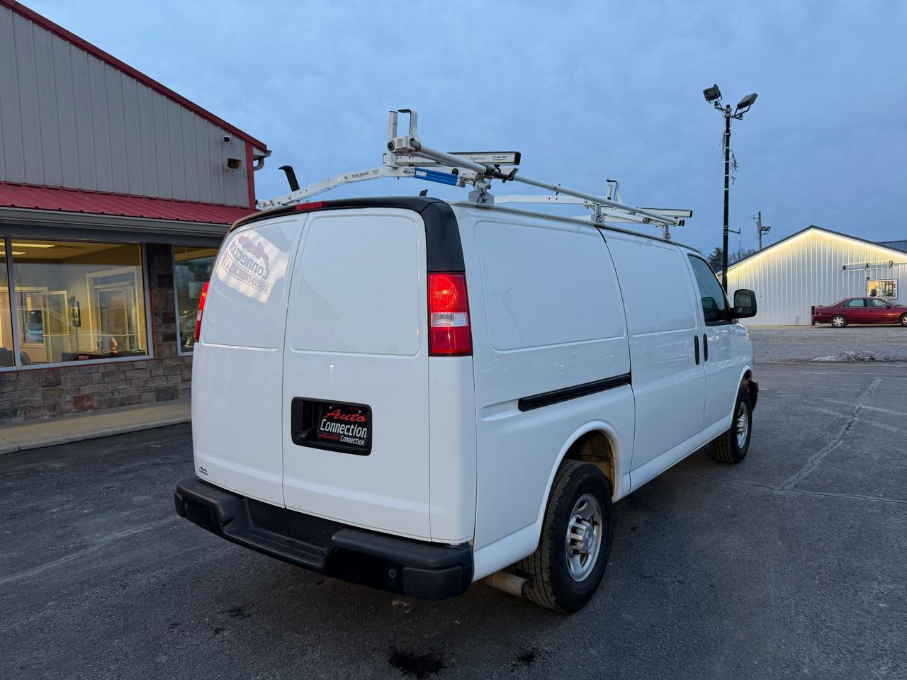 Chevrolet Express Cargo Van RWD 2500 135" 2021