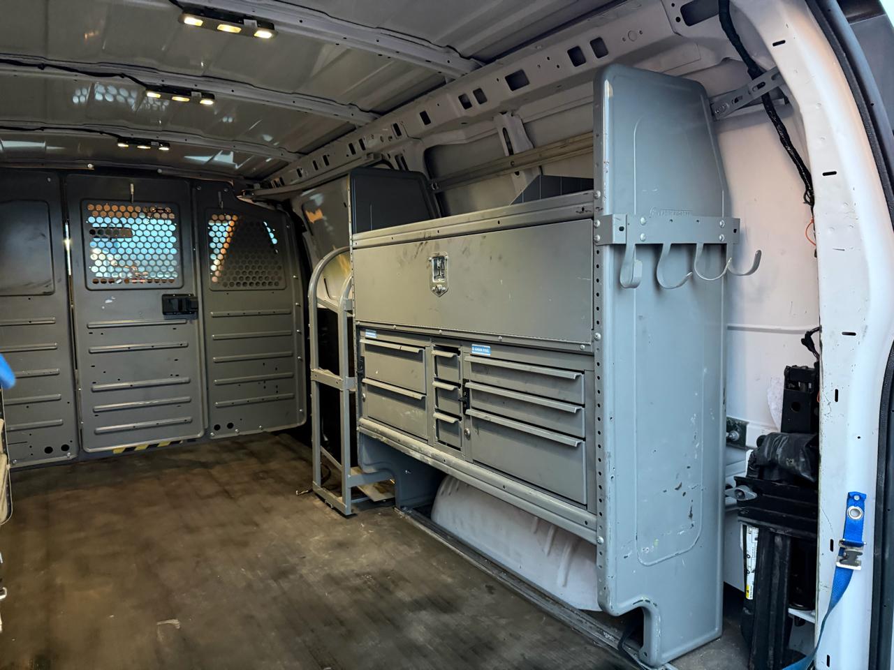 Chevrolet Express Cargo Van RWD 2500 135" 2021