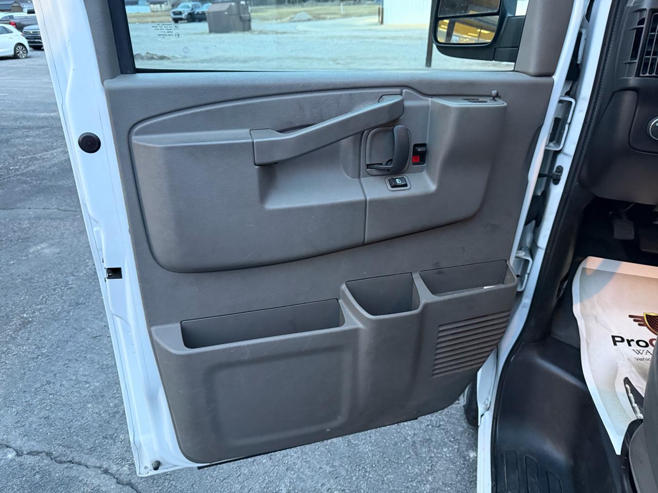 Chevrolet Express Cargo Van RWD 2500 135" 2021