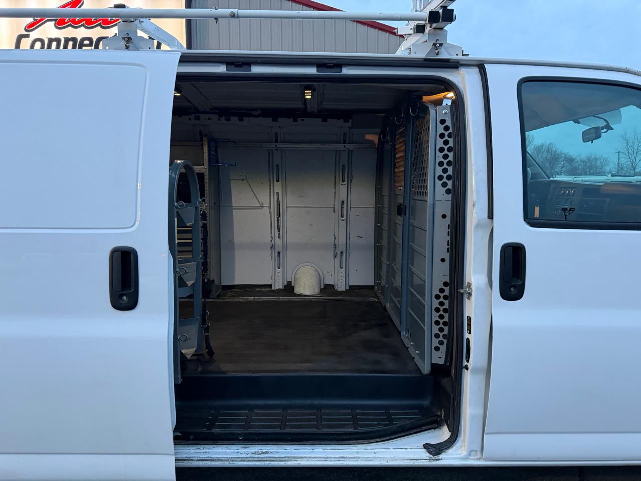 Chevrolet Express Cargo Van RWD 2500 135" 2021