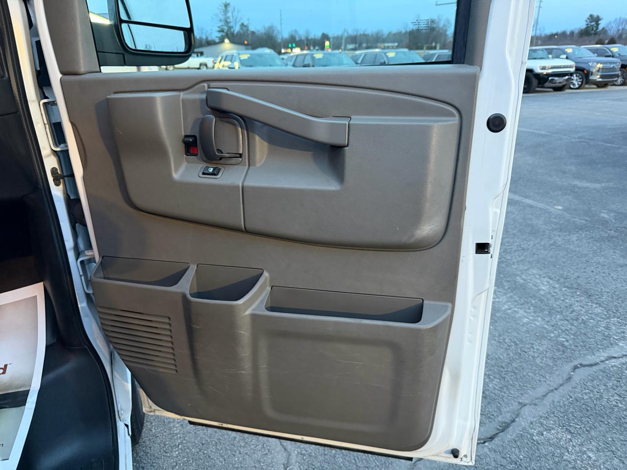 Chevrolet Express Cargo Van RWD 2500 135" 2021