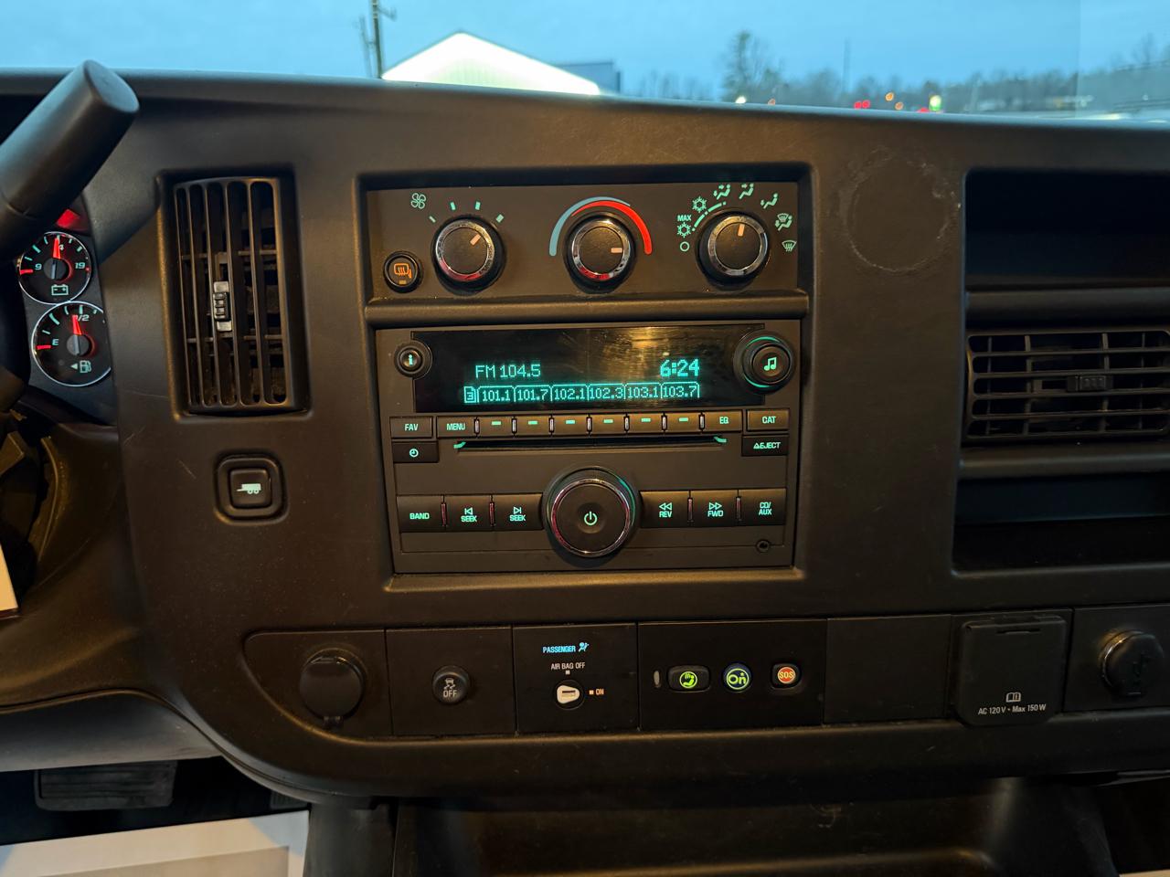 Chevrolet Express Cargo Van RWD 2500 135" 2021