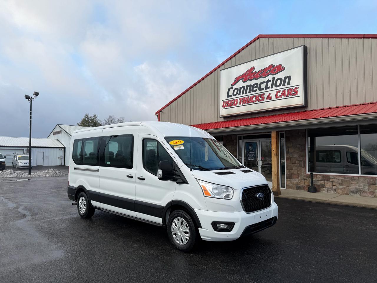 Ford Transit Passenger Wagon T-350 148" Med Roof XLT RWD 2022