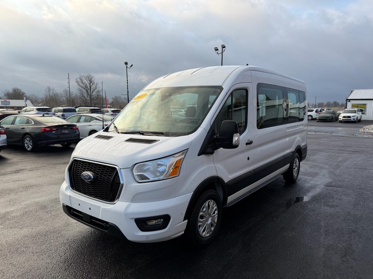 Ford Transit Passenger Wagon T-350 148" Med Roof XLT RWD 2022
