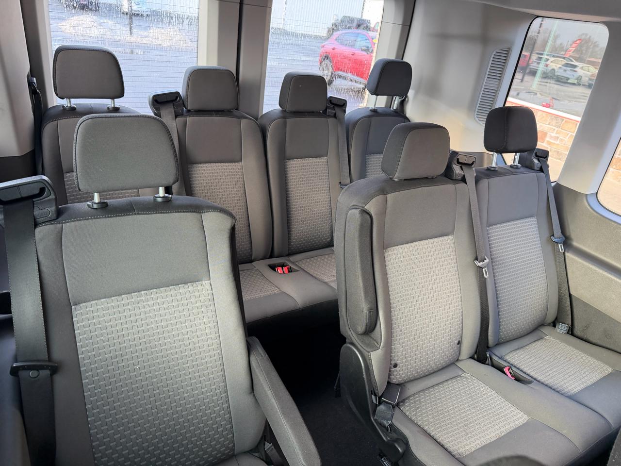 Ford Transit Passenger Wagon T-350 148" Med Roof XLT RWD 2022