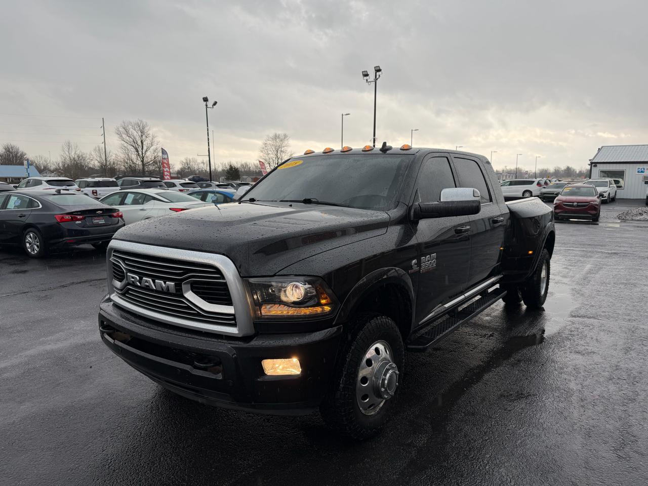 RAM 3500 Limited 4x4 Mega Cab 6'4" Box 2018