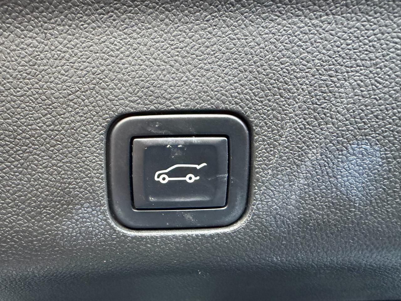 Chevrolet Tahoe 4WD 4dr RST 2022