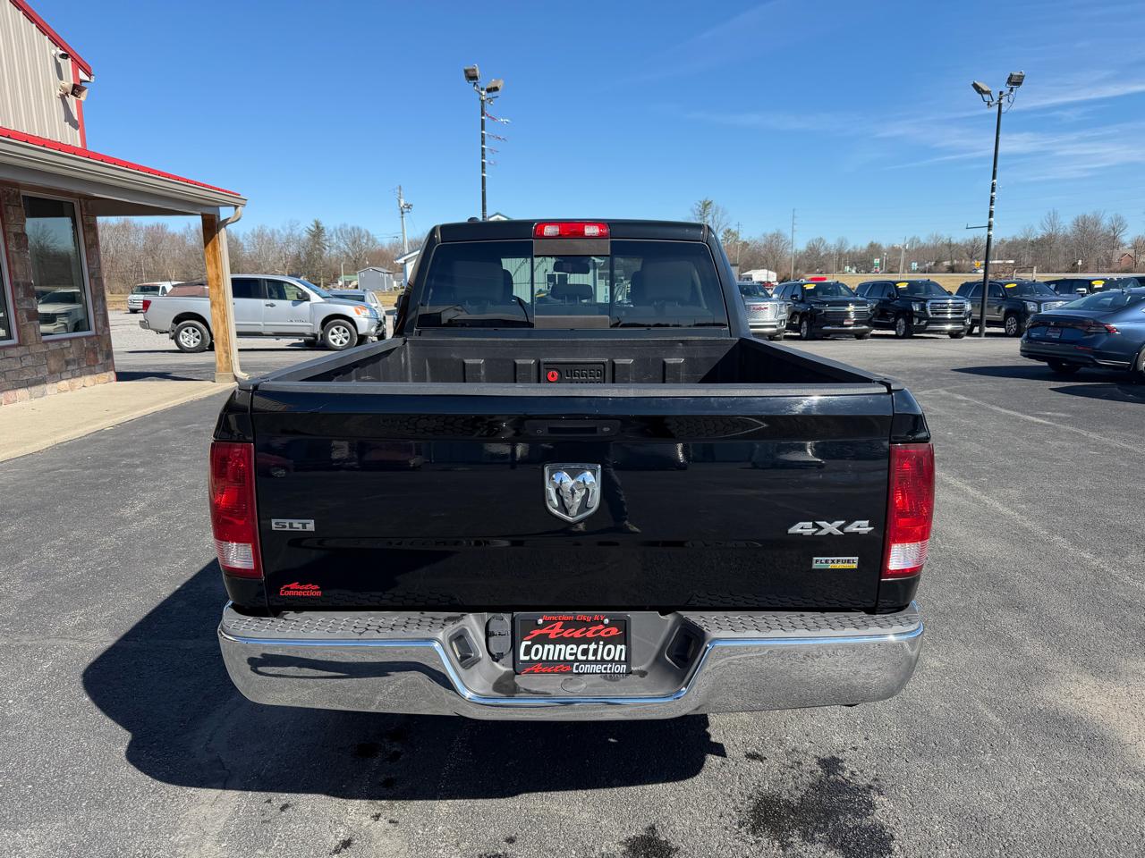 RAM 1500 4WD Quad Cab 140.5" SLT 2013