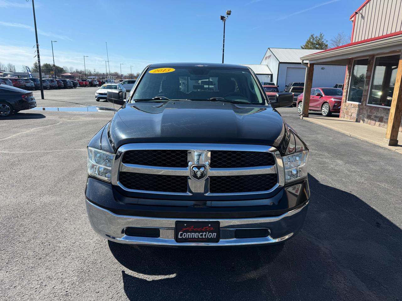 RAM 1500 4WD Quad Cab 140.5" SLT 2013