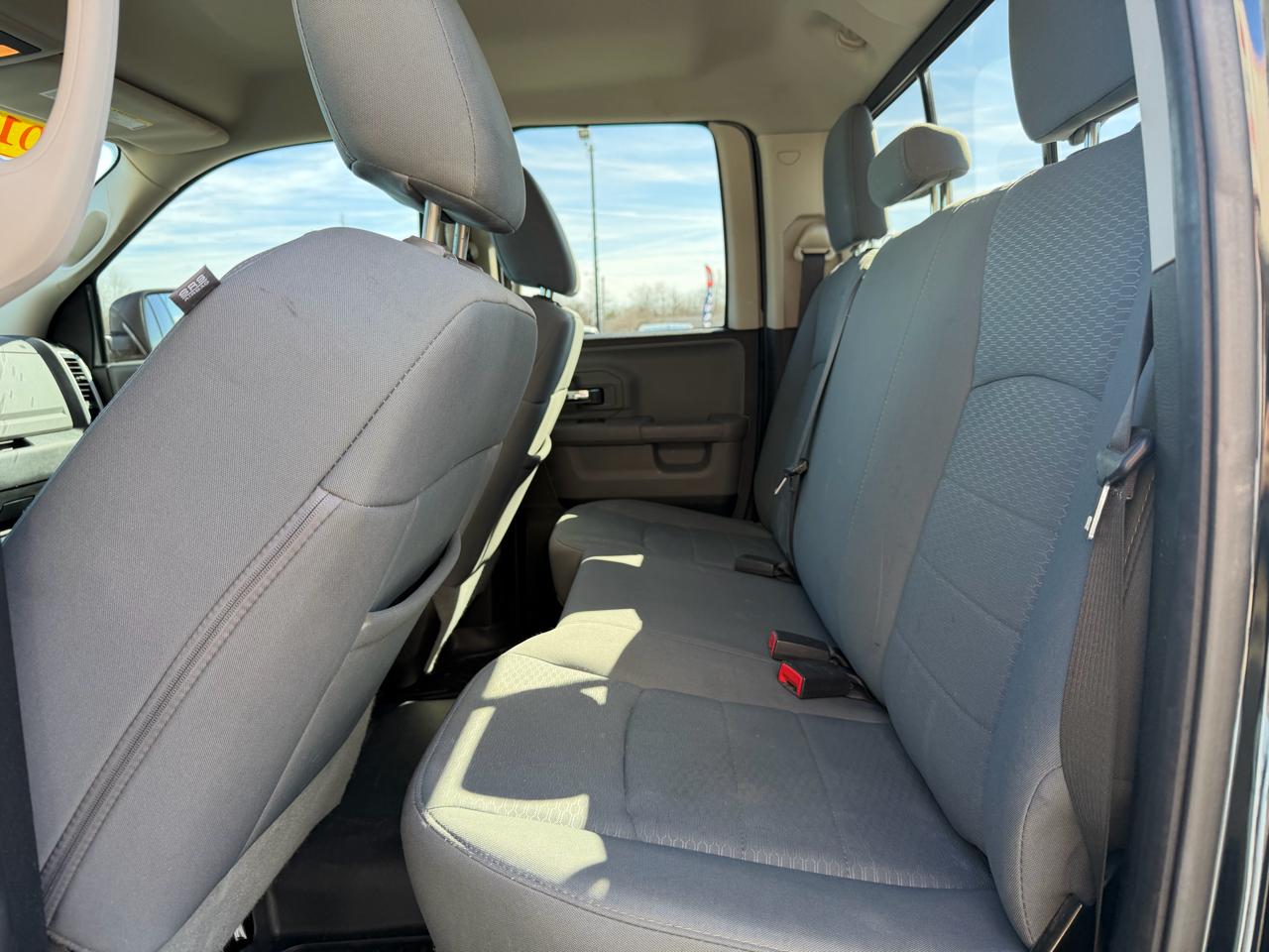 RAM 1500 4WD Quad Cab 140.5" SLT 2013