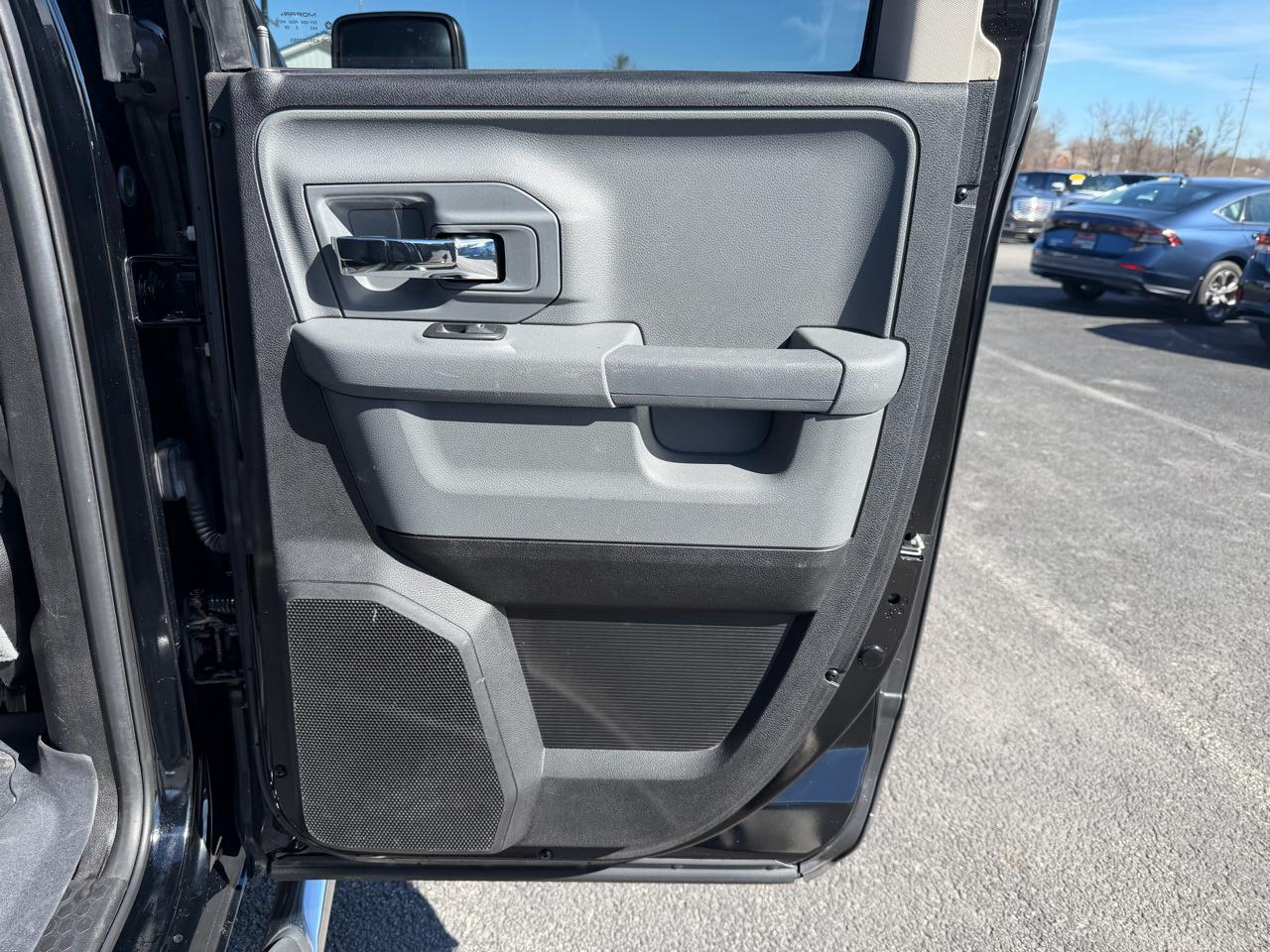 RAM 1500 4WD Quad Cab 140.5" SLT 2013