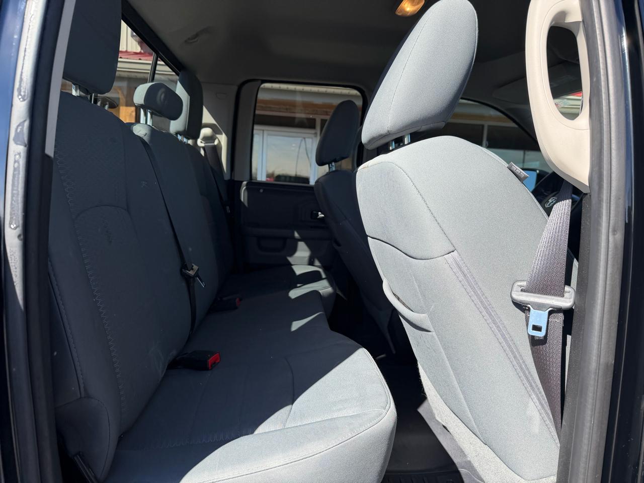 RAM 1500 4WD Quad Cab 140.5" SLT 2013