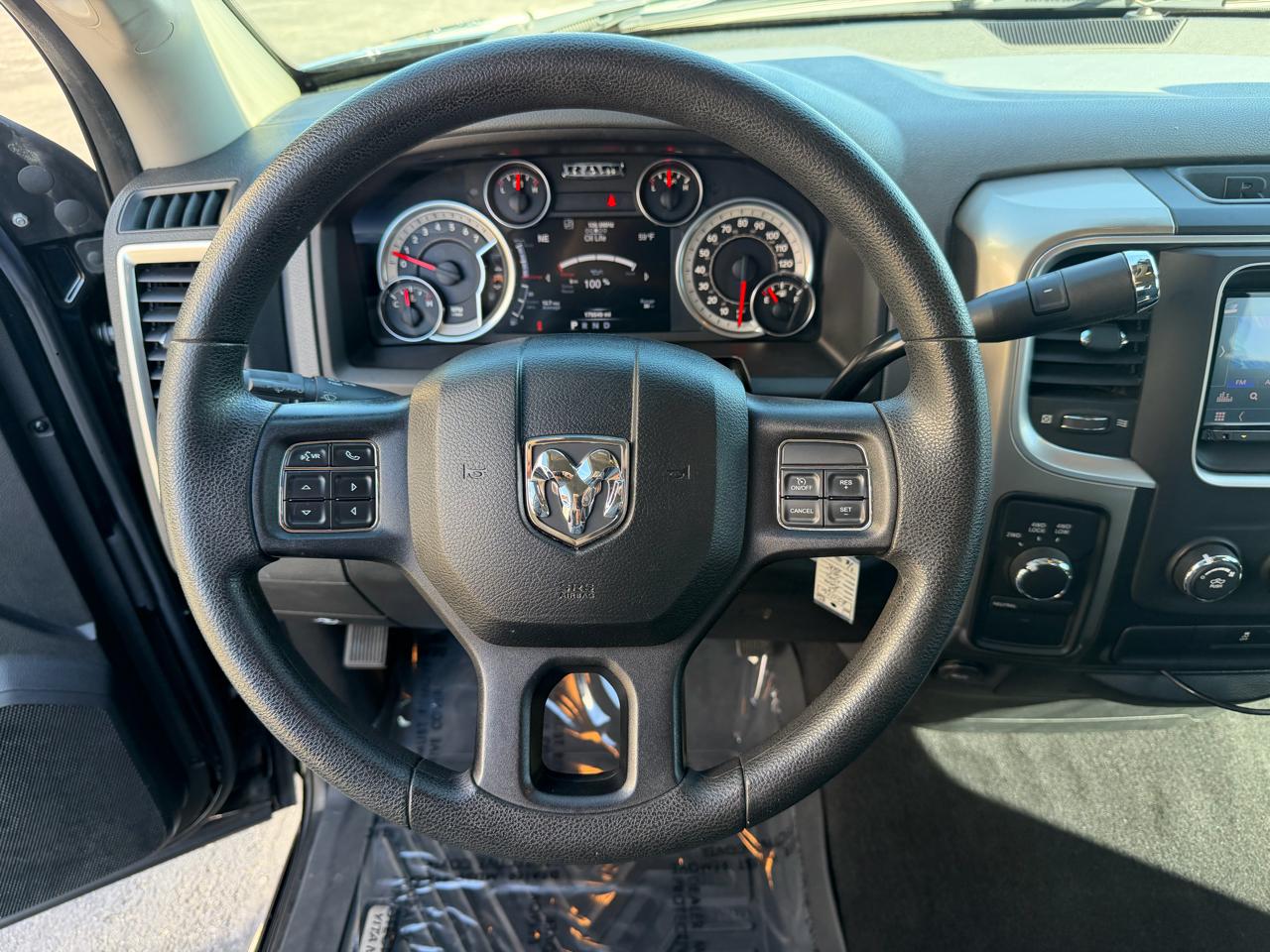 RAM 1500 4WD Quad Cab 140.5" SLT 2013