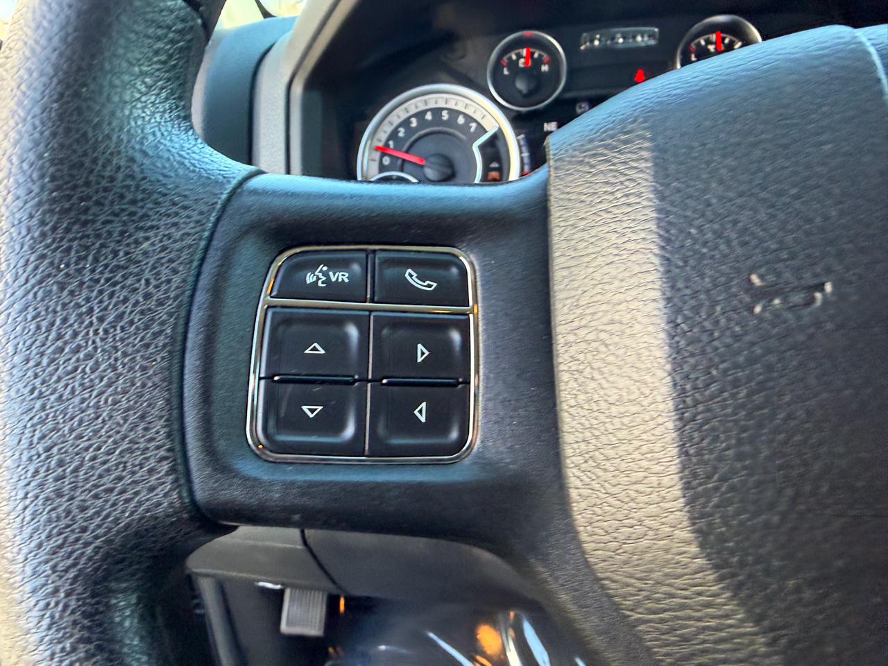 RAM 1500 4WD Quad Cab 140.5" SLT 2013