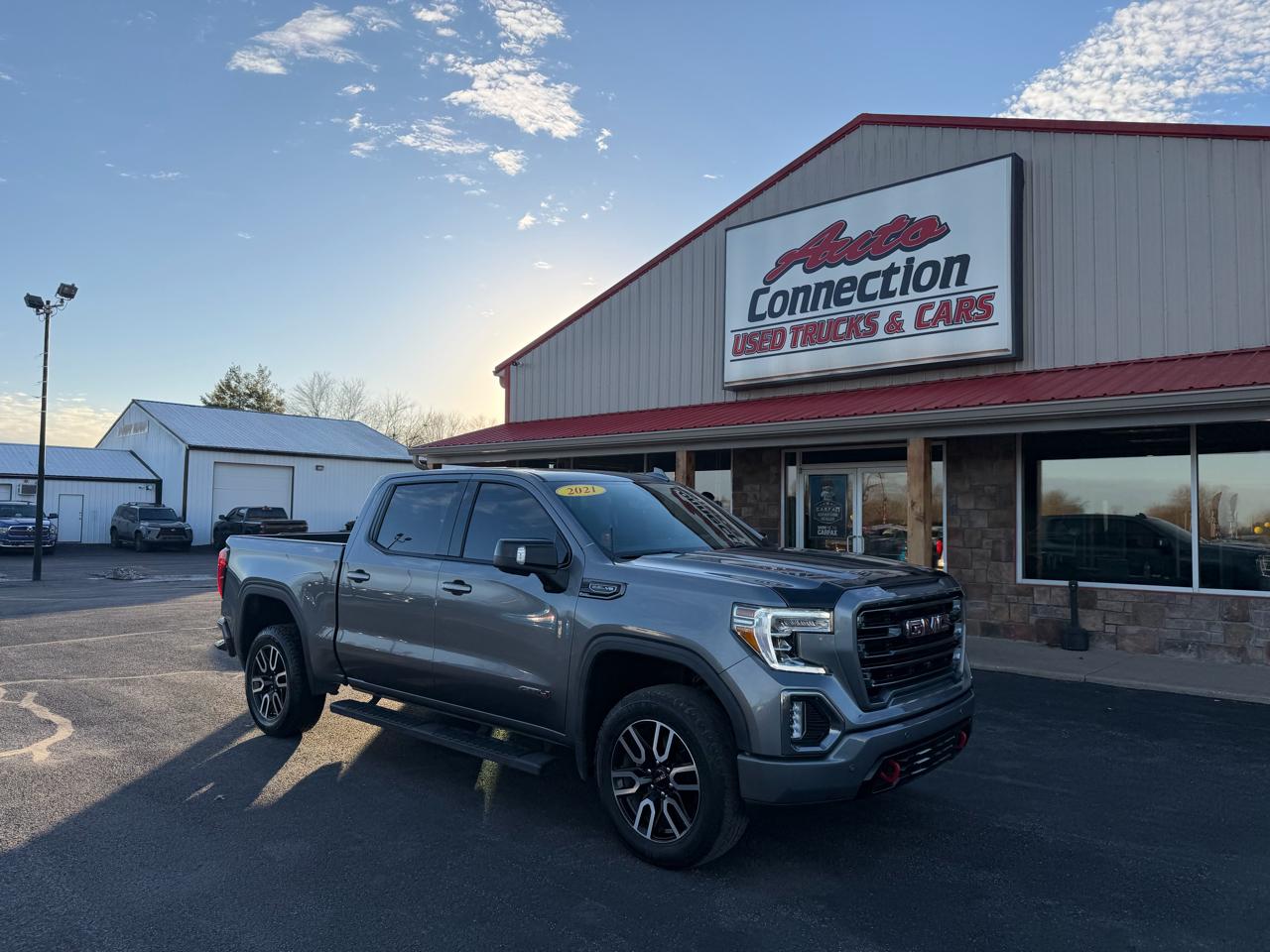 GMC Sierra 1500 4WD Crew Cab 147" AT4 2021