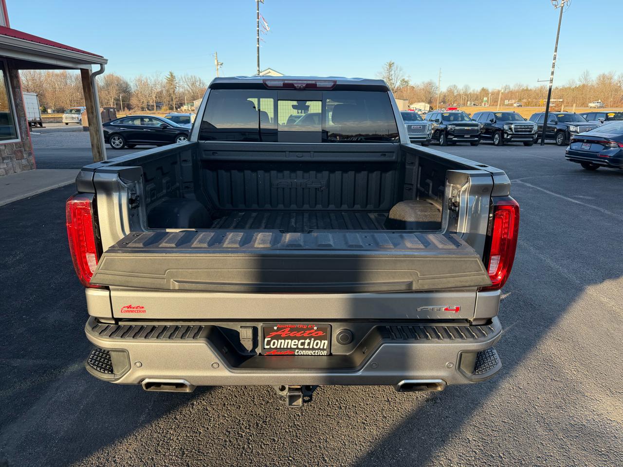 GMC Sierra 1500 4WD Crew Cab 147" AT4 2021