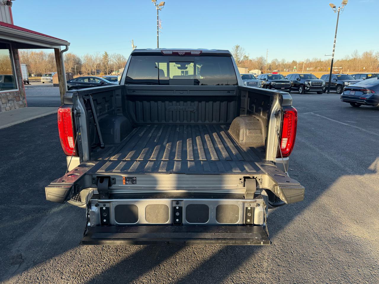 GMC Sierra 1500 4WD Crew Cab 147" AT4 2021