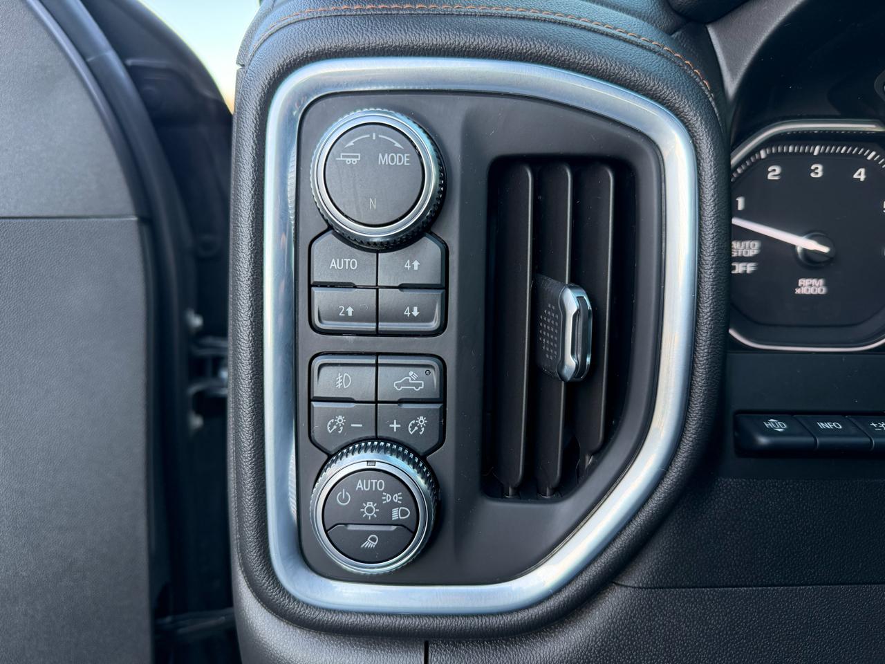 GMC Sierra 1500 4WD Crew Cab 147" AT4 2021