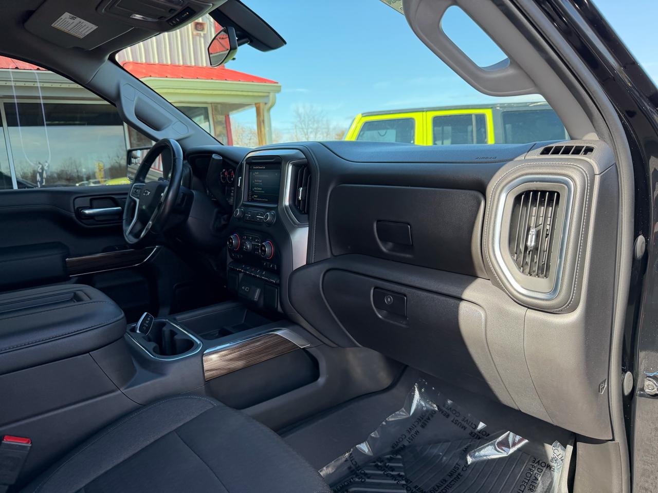 Chevrolet Silverado 1500 4WD Crew Cab 147" LT Trail Boss 2021