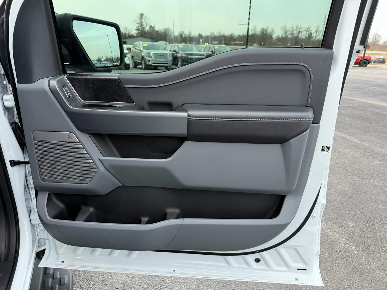 Ford F-150 Lightning Flash 4WD SuperCrew 5.5' Box 2025