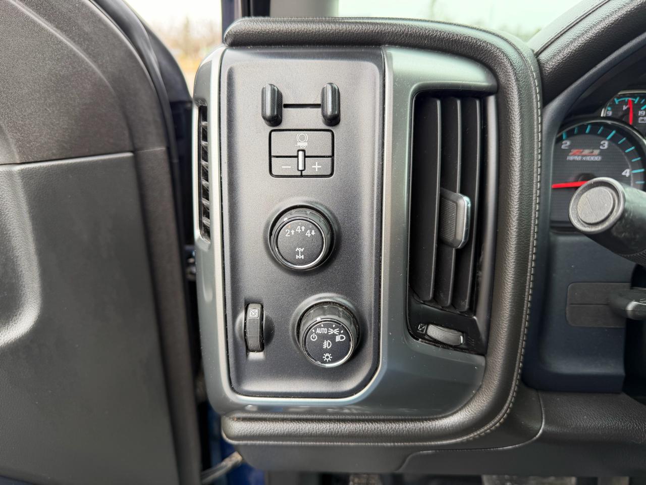 Chevrolet Silverado 2500HD 4WD Crew Cab 153.7" LTZ 2017