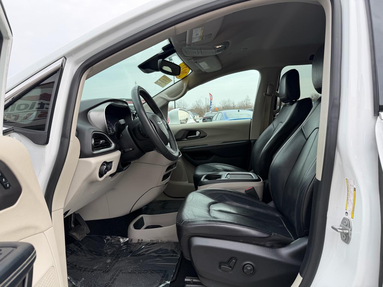 Chrysler Pacifica Touring L FWD 2022