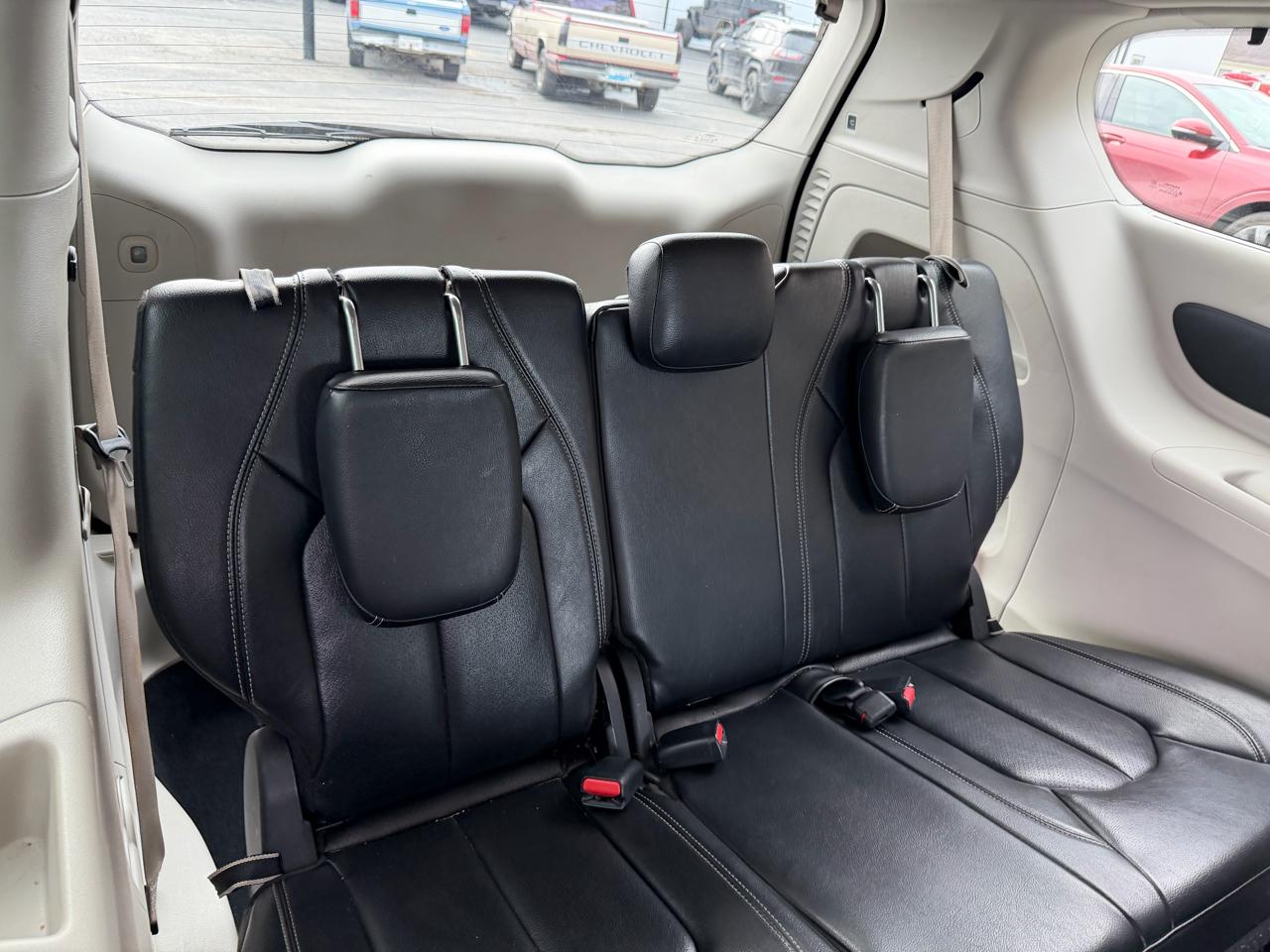 Chrysler Pacifica Touring L FWD 2022