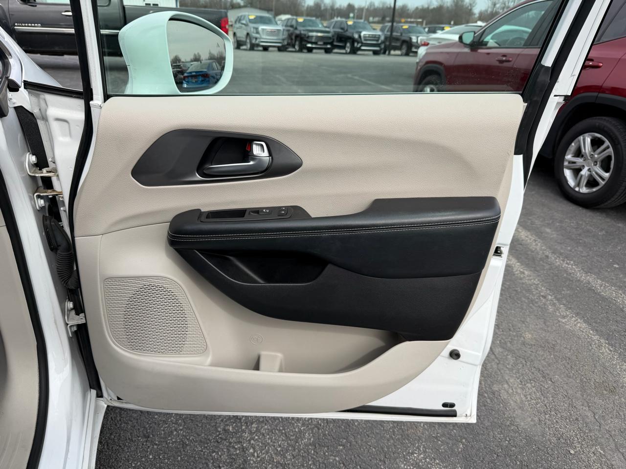 Chrysler Pacifica Touring L FWD 2022