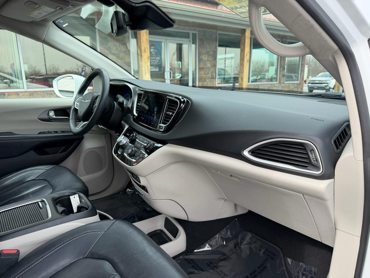 Chrysler Pacifica Touring L FWD 2022