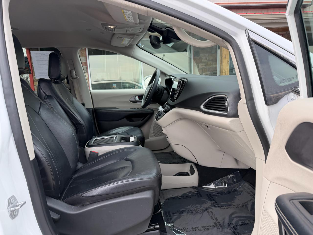 Chrysler Pacifica Touring L FWD 2022