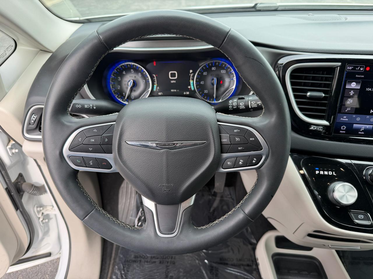 Chrysler Pacifica Touring L FWD 2022