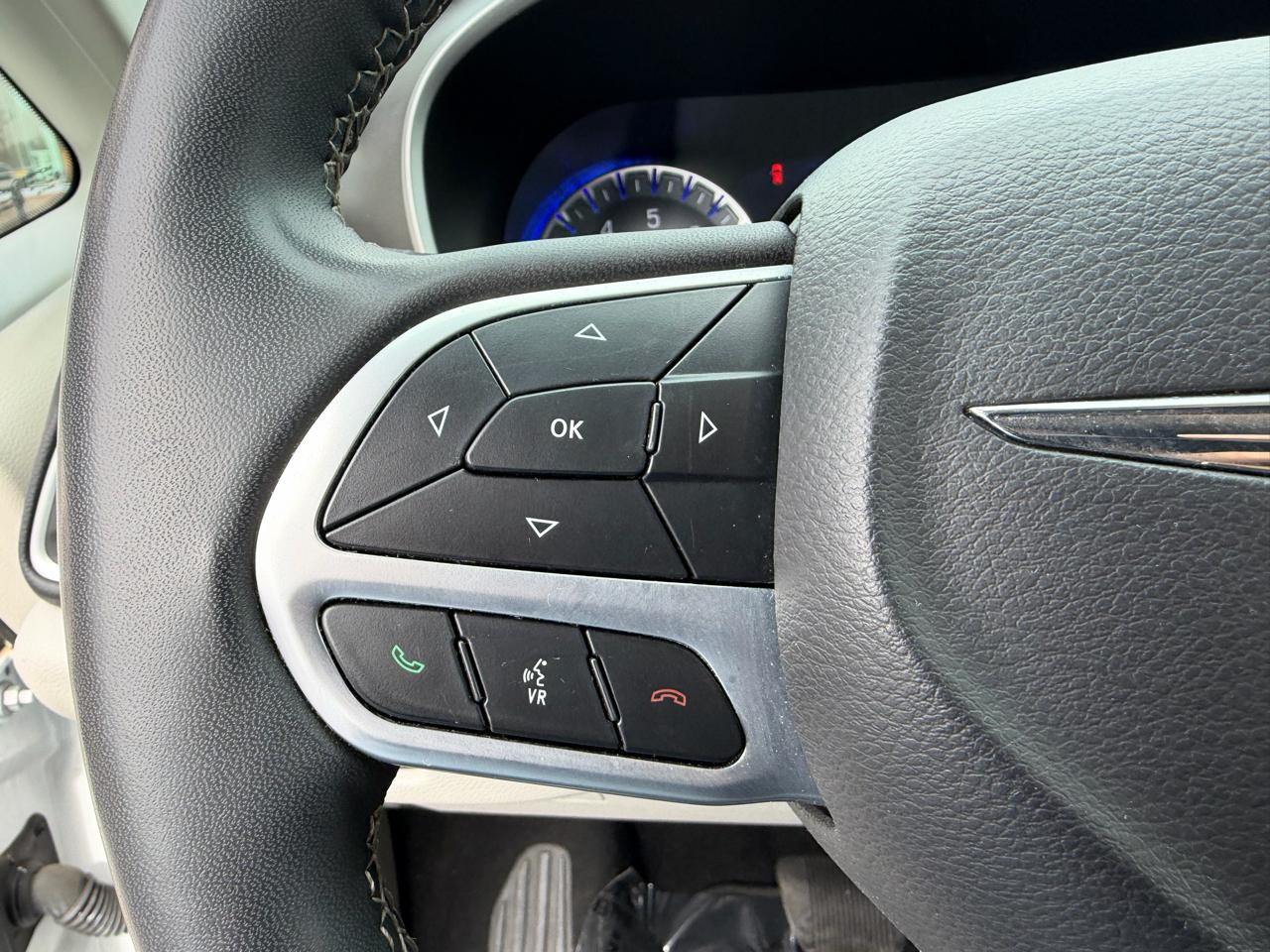 Chrysler Pacifica Touring L FWD 2022