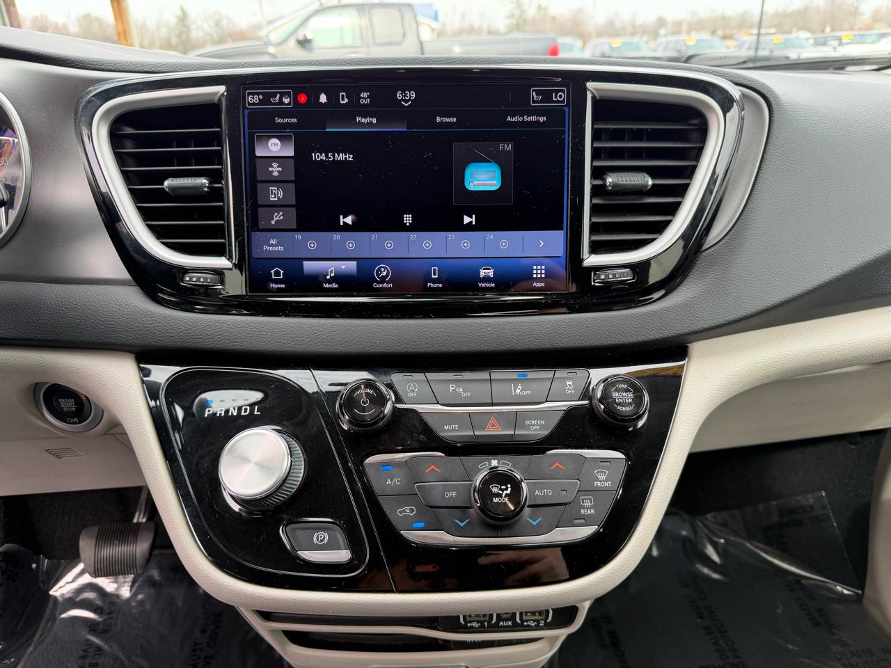 Chrysler Pacifica Touring L FWD 2022