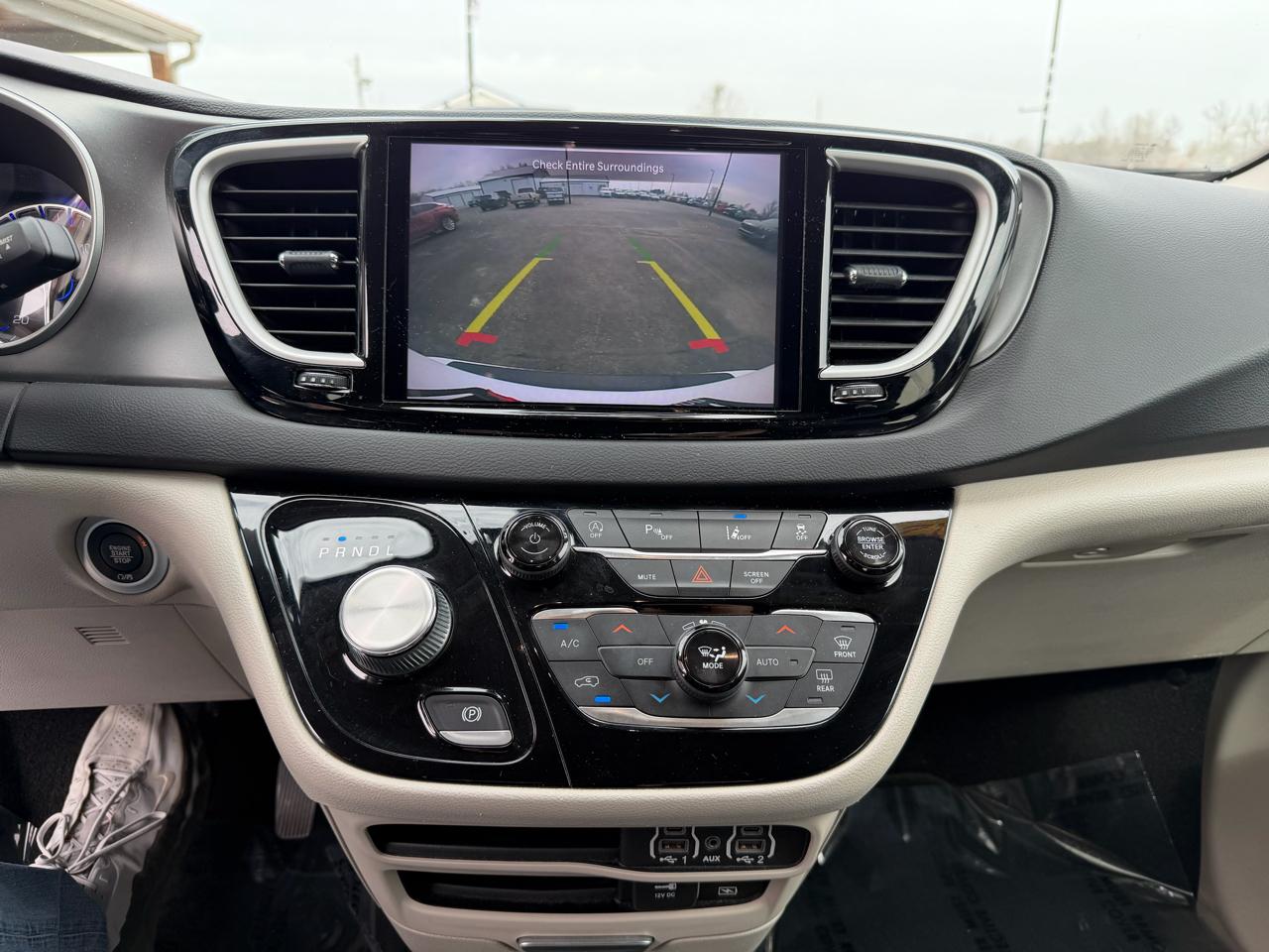 Chrysler Pacifica Touring L FWD 2022