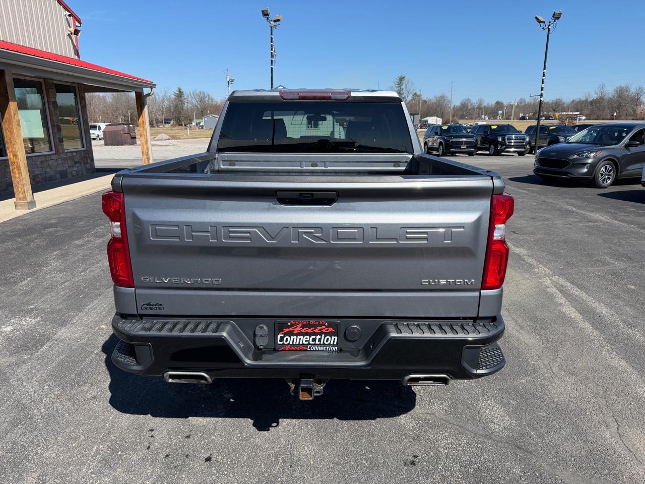 Chevrolet Silverado 1500 4WD Crew Cab 147" Custom Trail Boss 2020
