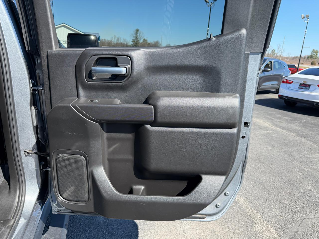 Chevrolet Silverado 1500 4WD Crew Cab 147" Custom Trail Boss 2020