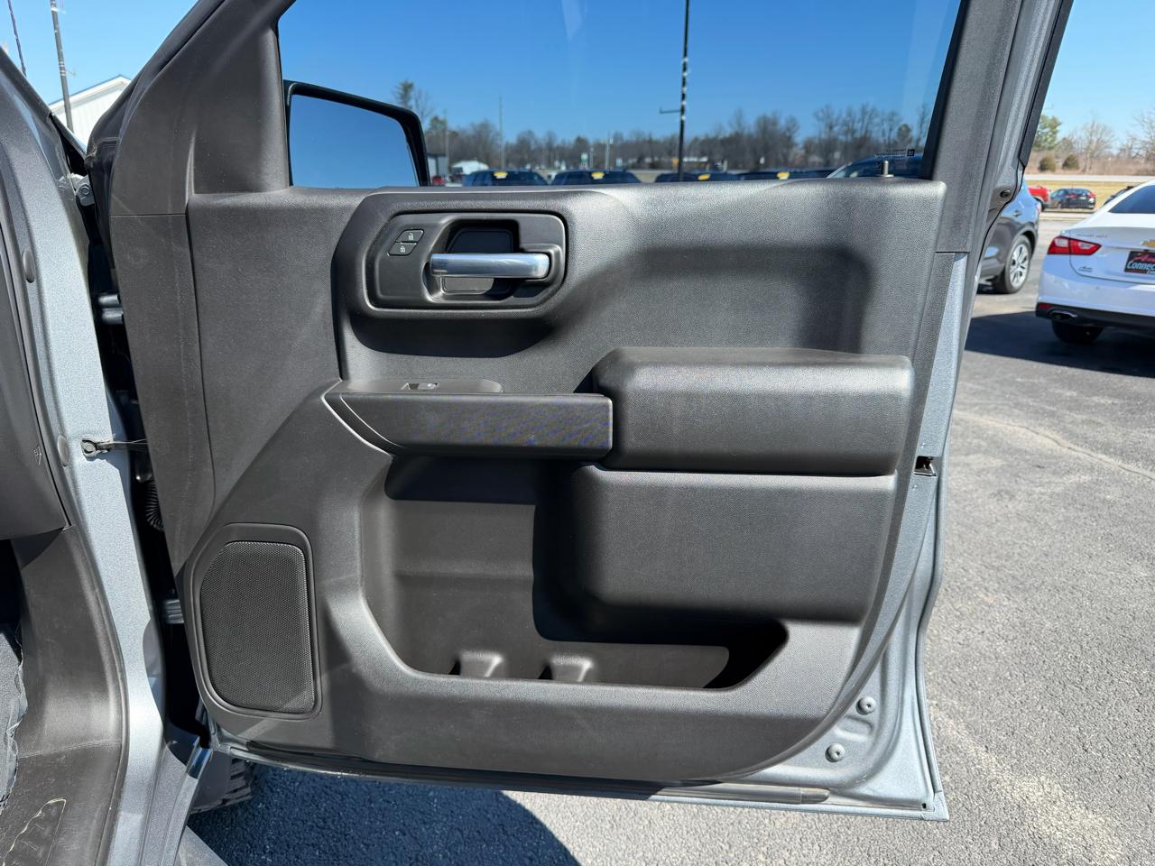 Chevrolet Silverado 1500 4WD Crew Cab 147" Custom Trail Boss 2020