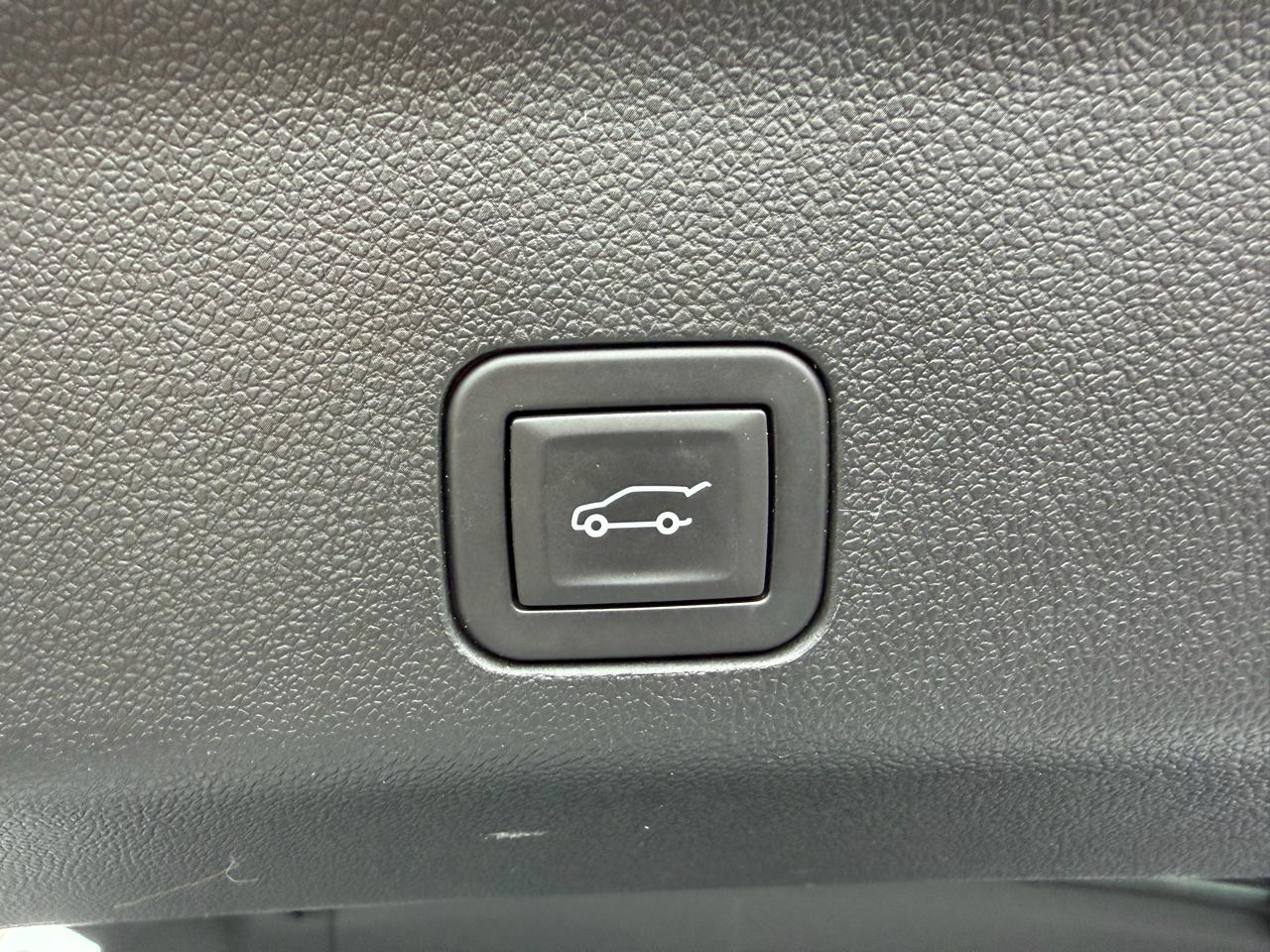 Chevrolet Tahoe 4WD 4dr LT 2025