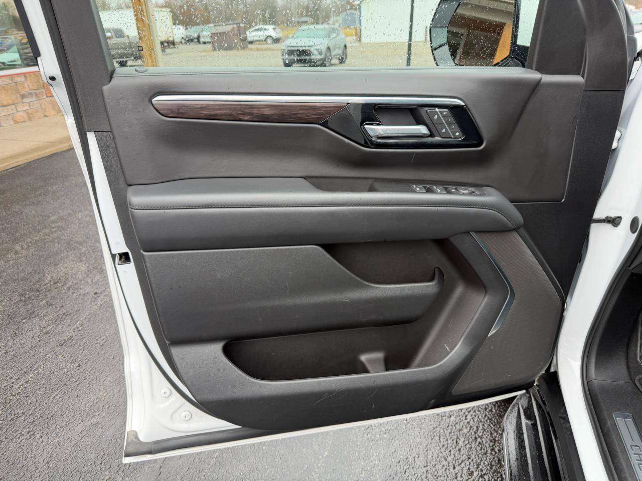 Chevrolet Tahoe 4WD 4dr LT 2025