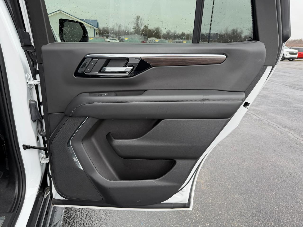 Chevrolet Tahoe 4WD 4dr LT 2025