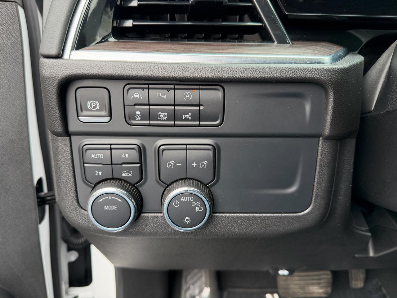 Chevrolet Tahoe 4WD 4dr LT 2025