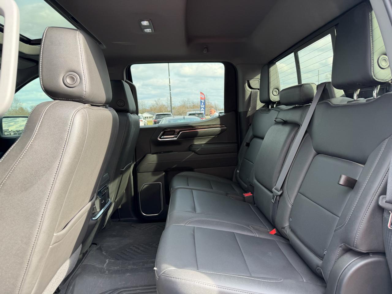 Chevrolet Silverado 1500 4WD Crew Cab 147" LTZ 2022