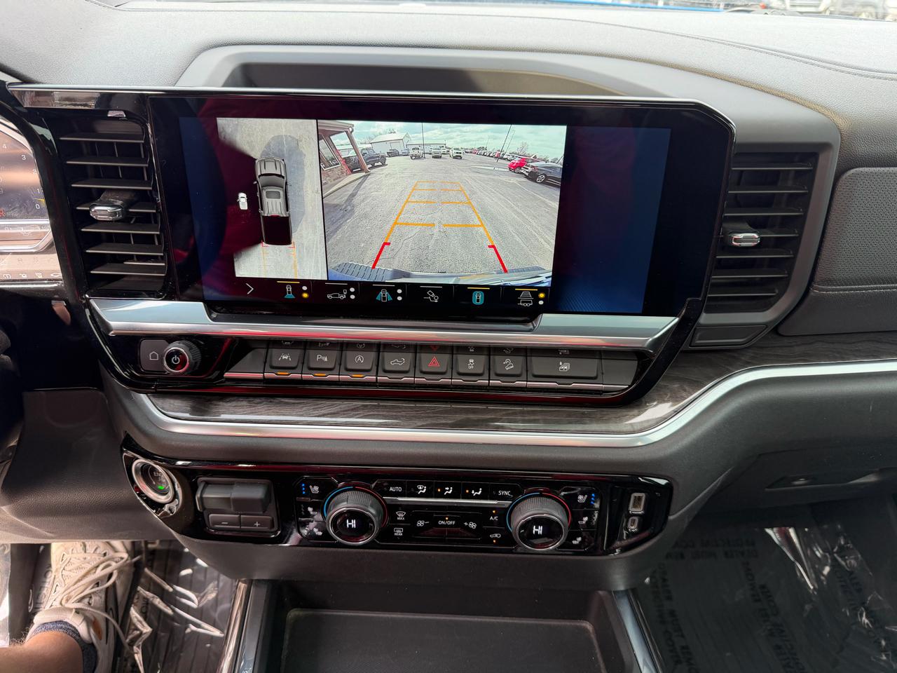 Chevrolet Silverado 1500 4WD Crew Cab 147" LTZ 2022