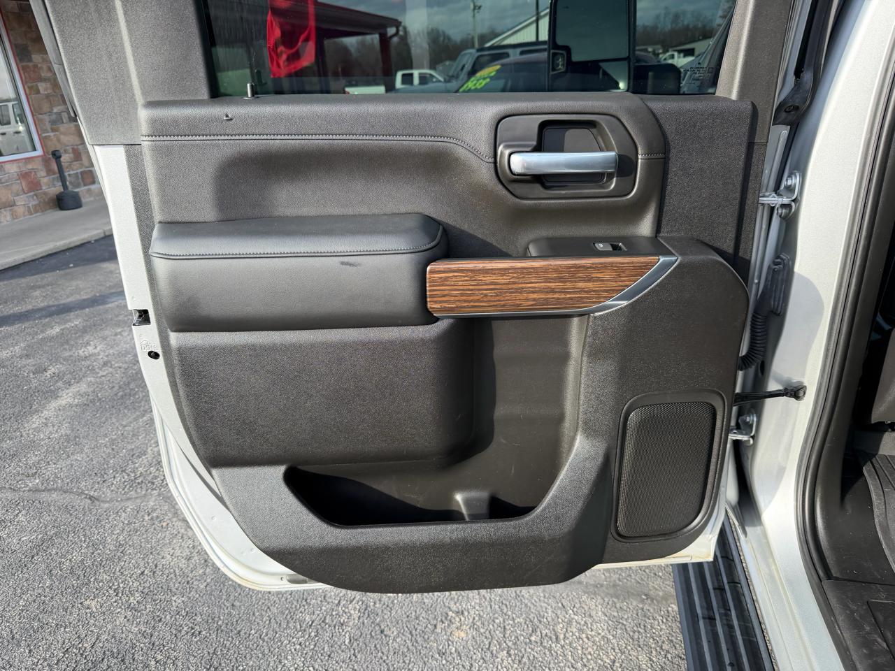 Chevrolet Silverado 3500HD 4WD Crew Cab 159" High Country 2023