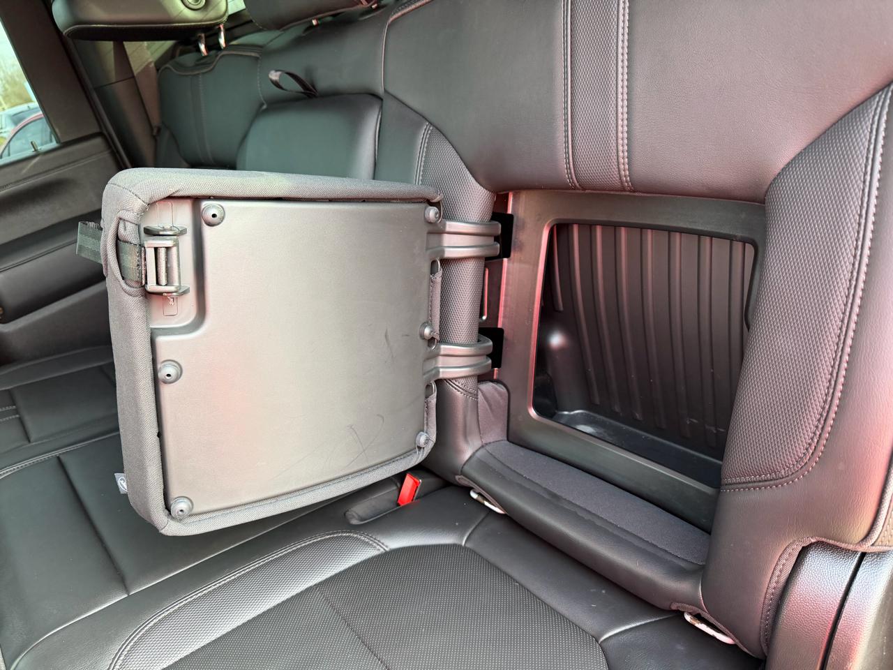 Chevrolet Silverado 3500HD 4WD Crew Cab 159" High Country 2023