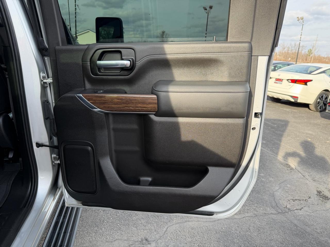 Chevrolet Silverado 3500HD 4WD Crew Cab 159" High Country 2023