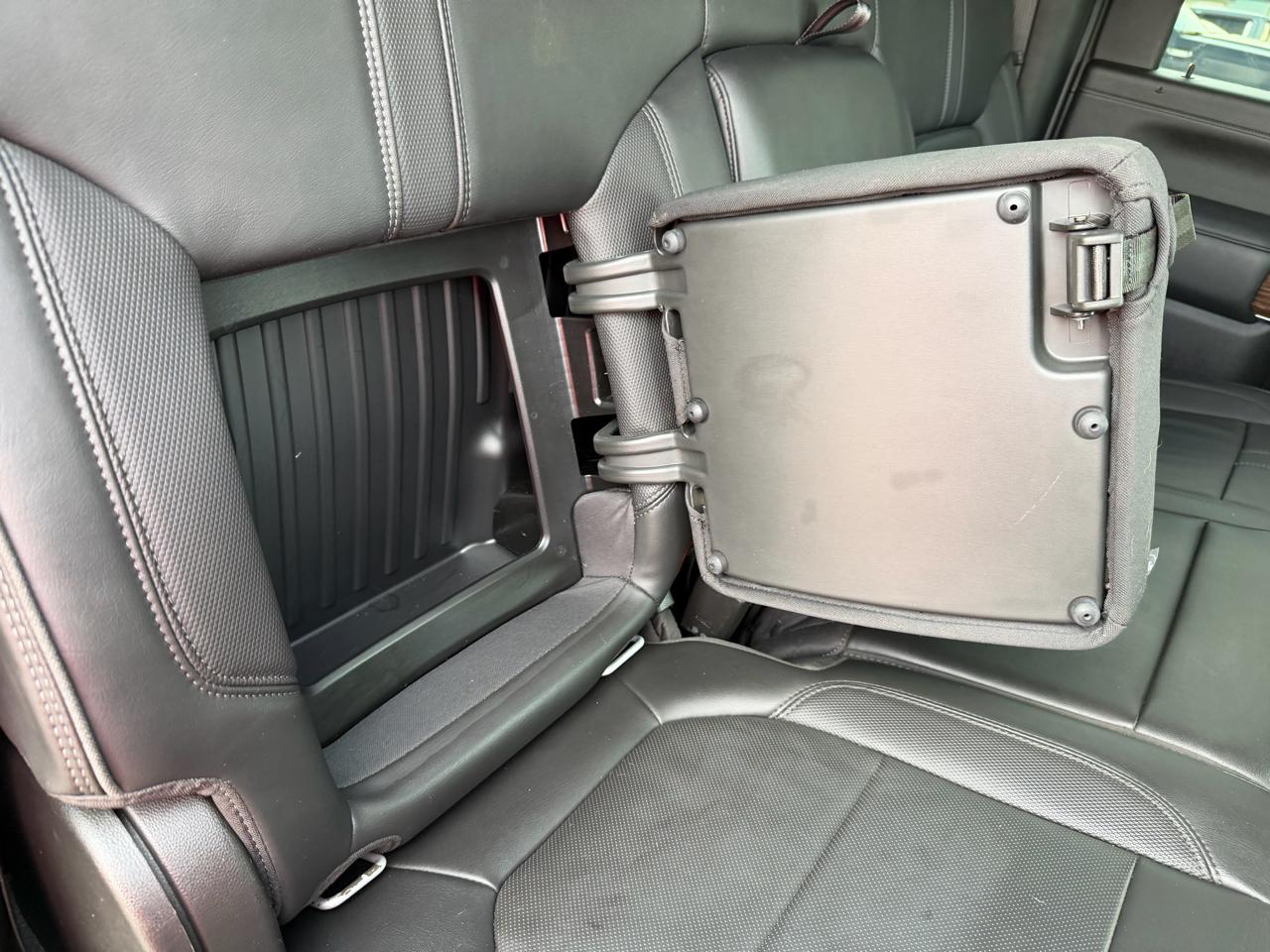 Chevrolet Silverado 3500HD 4WD Crew Cab 159" High Country 2023