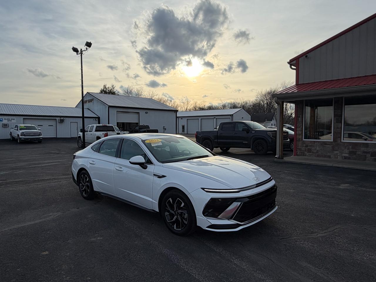 Hyundai Sonata SEL FWD 2025