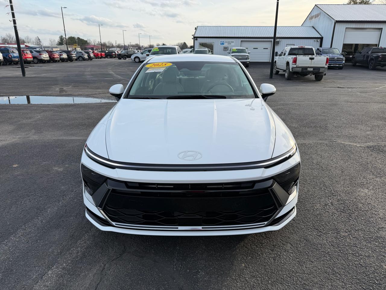 Hyundai Sonata SEL FWD 2025